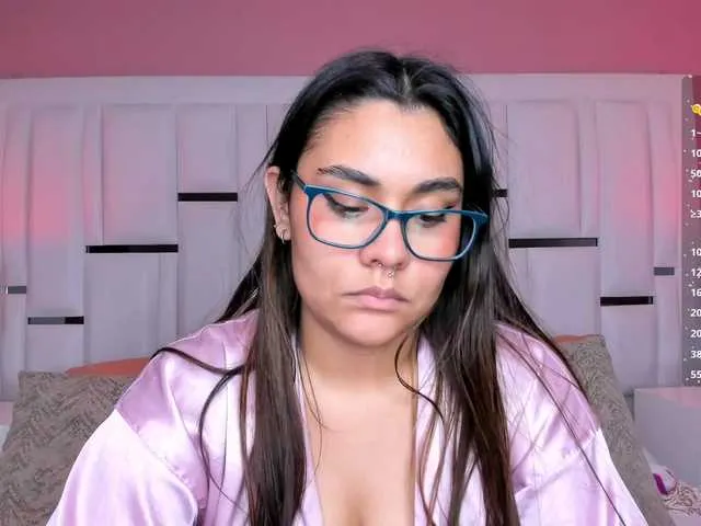 Live sex webcam photo for AlannaWest #291671041