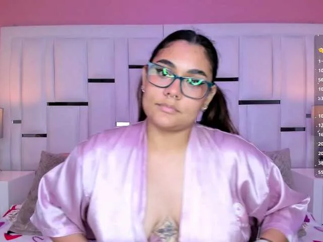 Live sex webcam photo for AlannaWest #291695206