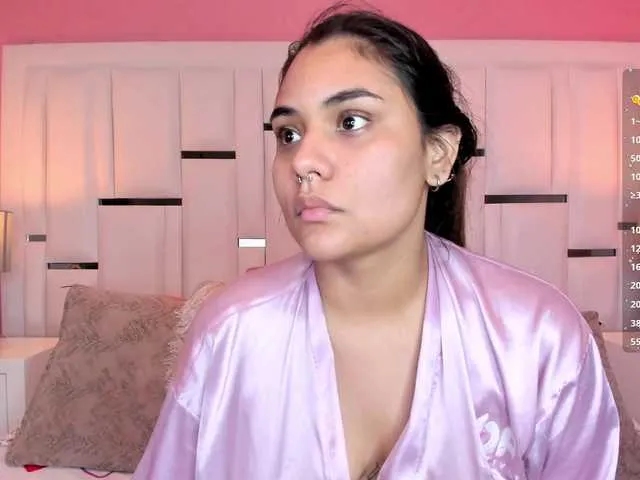 Live sex webcam photo for AlannaWest #291700474