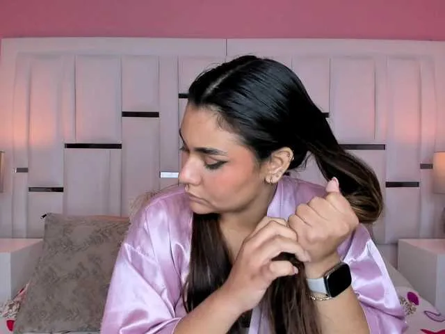 Live sex webcam photo for AlannaWest #291702405