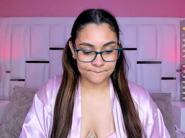 Live sex webcam photo for AlannaWest #291746270