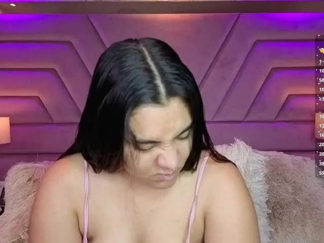 Live sex webcam photo for AlannaWest #291830263