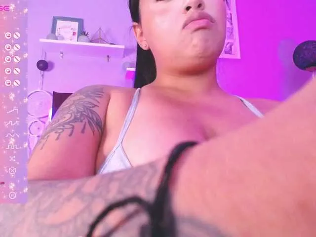 Live sex webcam photo for Alannavalery #277129918
