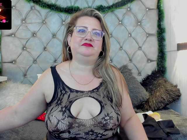 Live sex webcam photo for AlannyFox #276791704