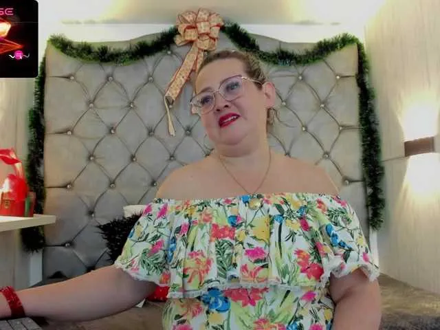 Live sex webcam photo for AlannyFox #276965174