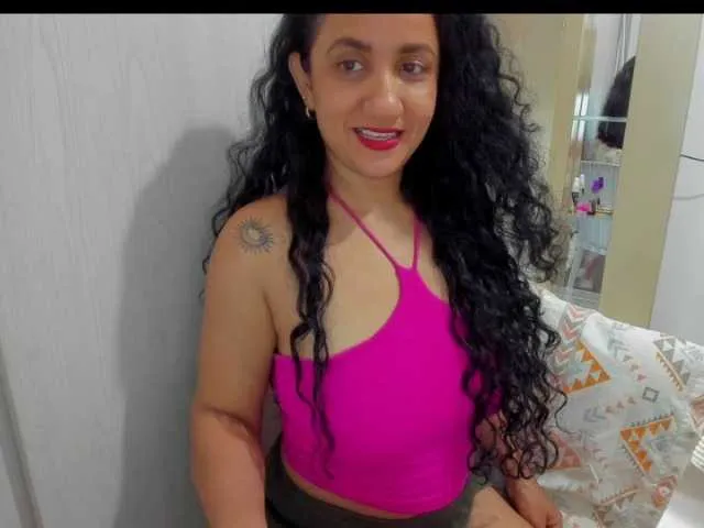 Live sex webcam photo for AlaskaMiller #292379543