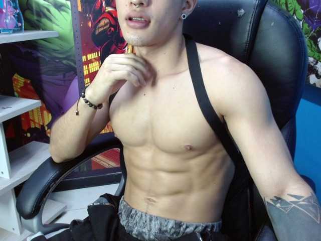 Live sex webcam photo for AlbertBernal69 #276485419