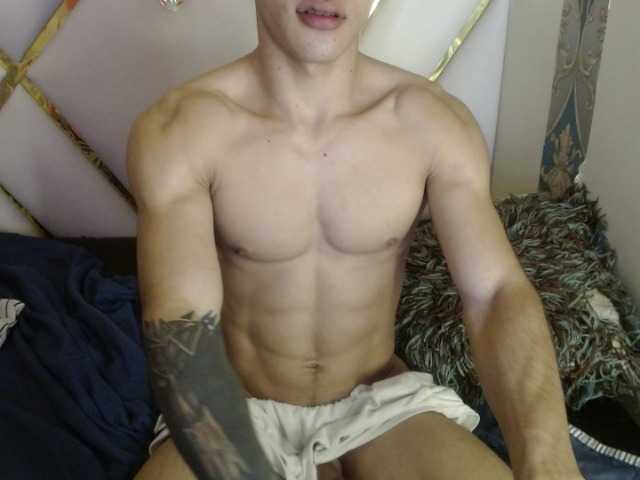 Live sex webcam photo for AlbertBernal69 #276704259