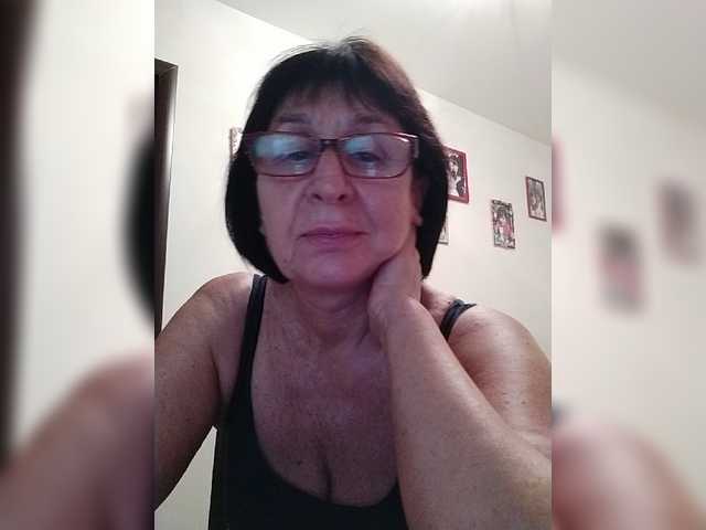 Live sex webcam photo for AlbinaXPretty #275693334