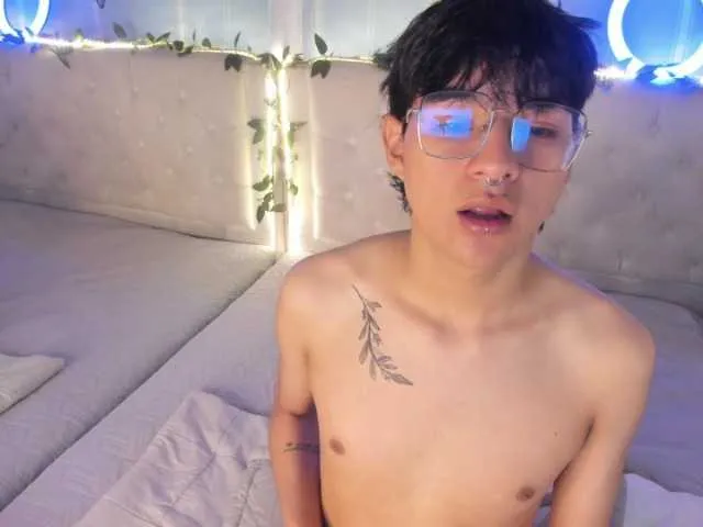 Live sex webcam photo for AleAurarashi #292241483