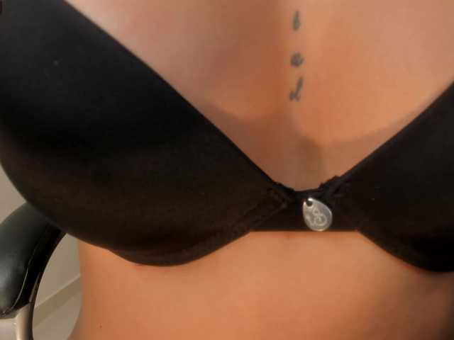 Live sex webcam photo for AleCorleone #290129835