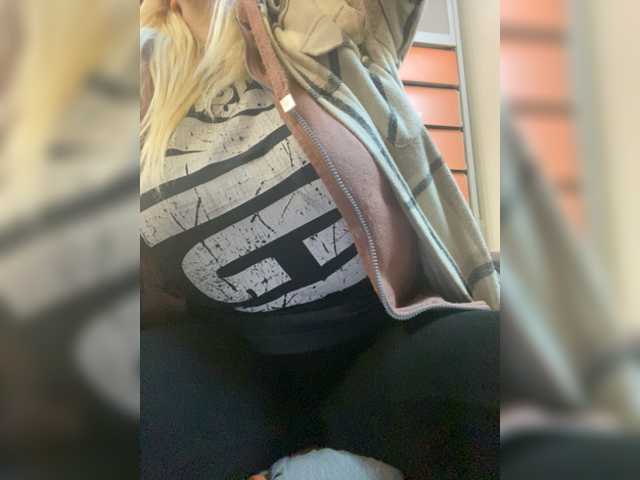 Live sex webcam photo for Aleanamilc #277717406