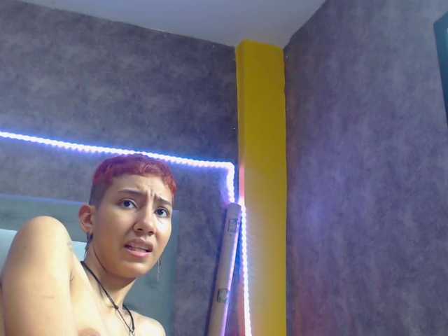 Live sex webcam photo for Alebix19 #271902773