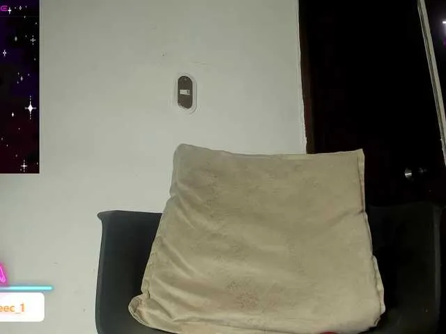 Live sex webcam photo for AlecAndrews #290925128