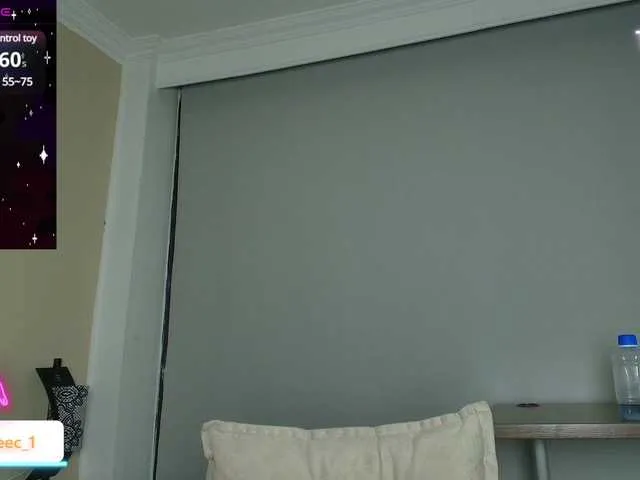Live sex webcam photo for AlecAndrews #291073229