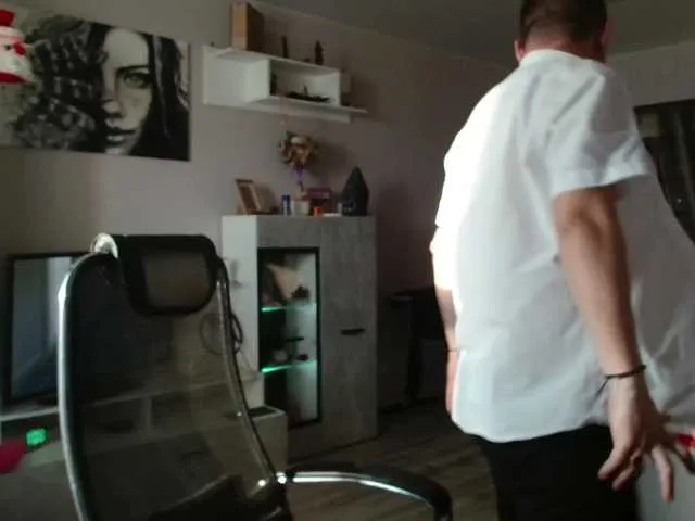 Live sex webcam photo for Alehandro78-2 #277063325