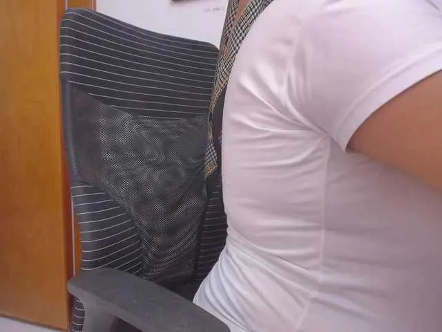 Live sex webcam photo for AlejandraIris #274110160