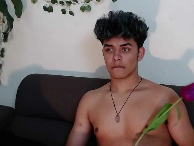 Live sex webcam photo for AlejandroCollins #277571876