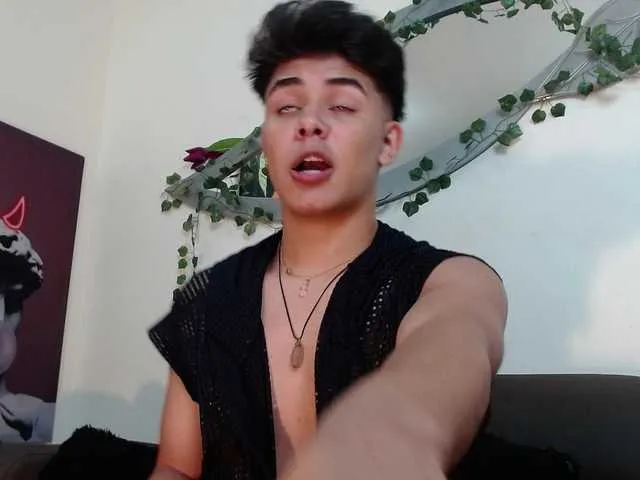 Live sex webcam photo for AlejandroCollins #278058938