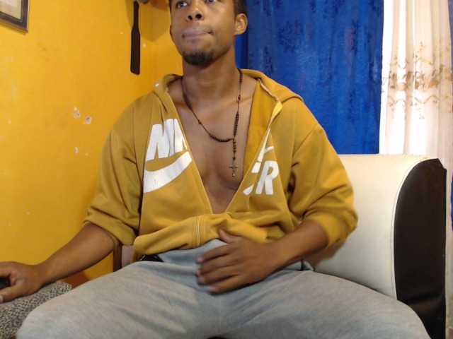 Live sex webcam photo for AlejoKhalifa #276057514