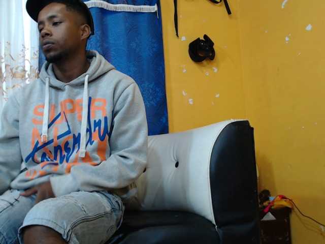 Live sex webcam photo for AlejoKhalifa #276211155