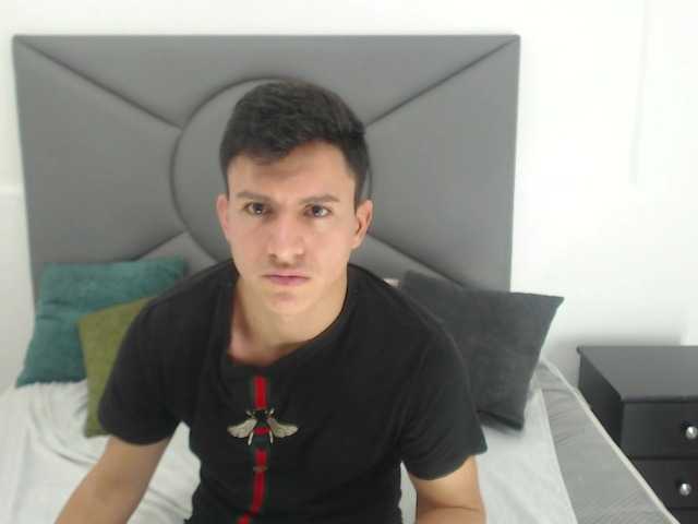 Live sex webcam photo for alejosan #275978497