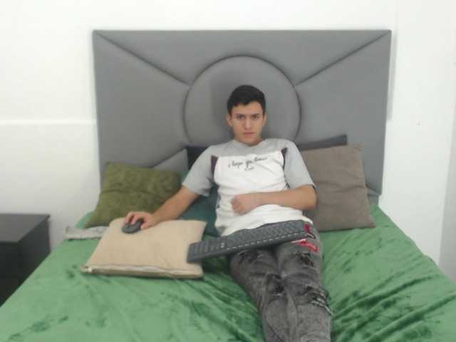 Live sex webcam photo for alejosan #276053634