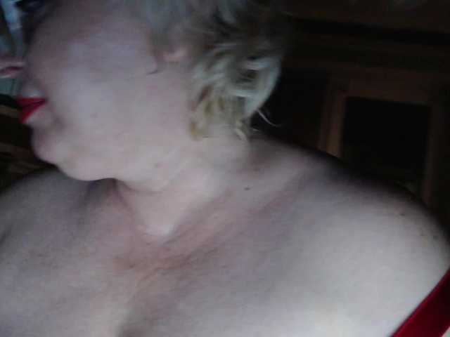 Live sex webcam photo for Alek-Sandra #275600210