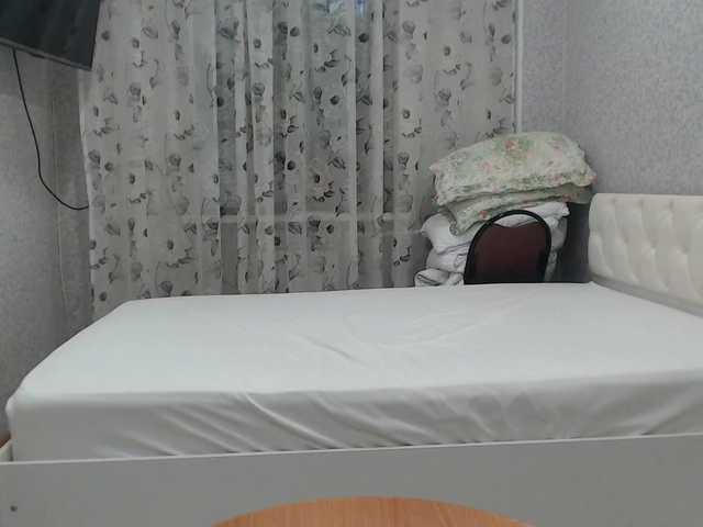 Live sex webcam photo for Alek-Sandra #290415263