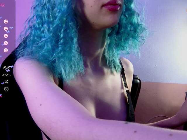 Live sex webcam photo for AleksaMiller #277733413