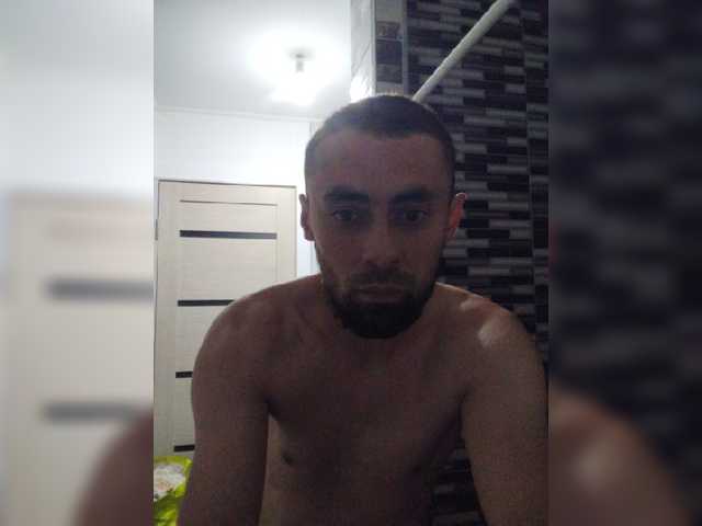 Live sex webcam photo for Alekseypoxy7i #275610258