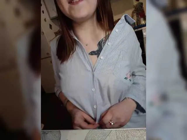 Live sex webcam photo for Alena121 #290376578