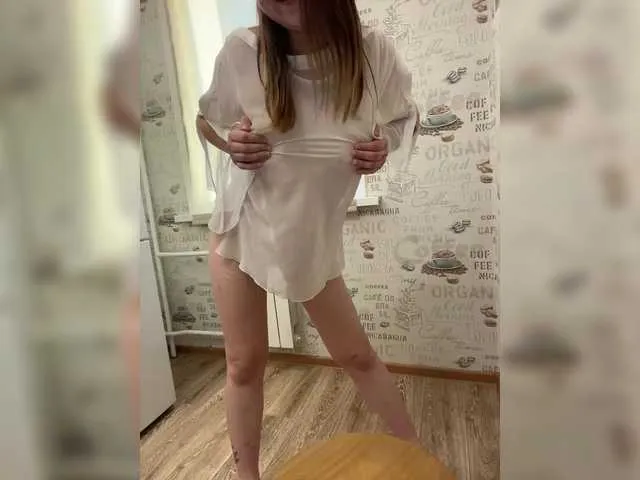 Live sex webcam photo for Alena121 #291392089