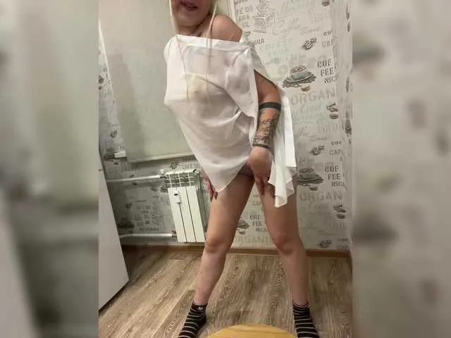 Live sex webcam photo for Alena121 #291752063