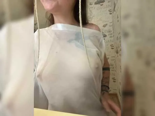 Live sex webcam photo for Alena121 #291784158