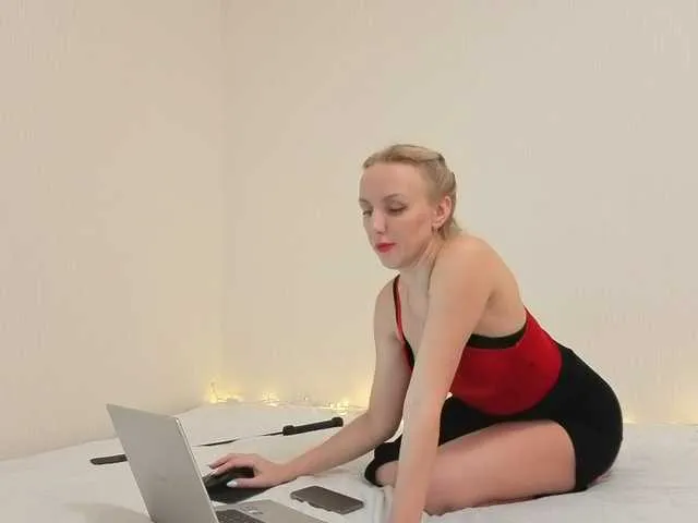 Live sex webcam photo for Alenaa #290179213