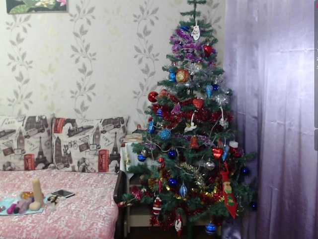 Live sex webcam photo for Alenushka888 #271777296