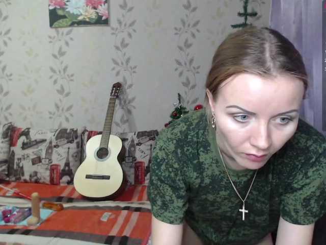 Live sex webcam photo for Alenushka888 #271786023