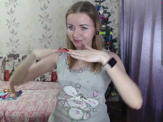 Live sex webcam photo for Alenushka888 #272099013