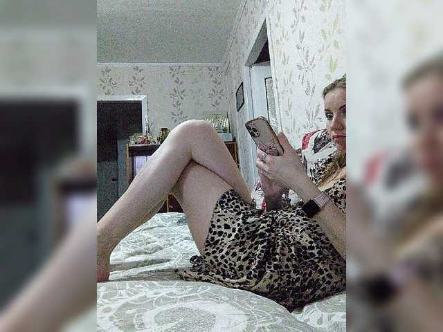 Live sex webcam photo for Alenushka888 #272297082