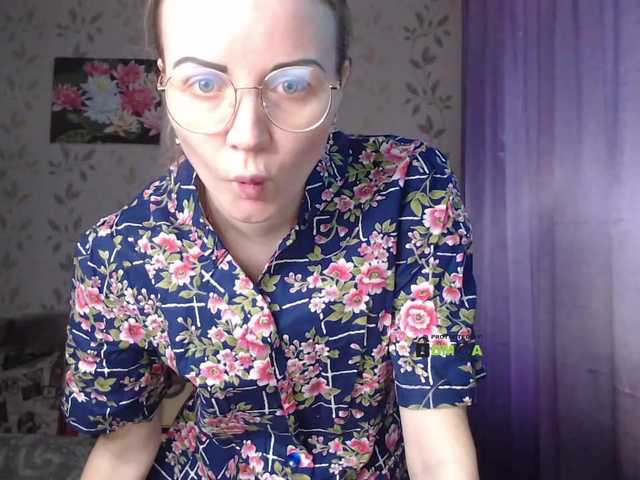 Live sex webcam photo for Alenushka888 #272593669