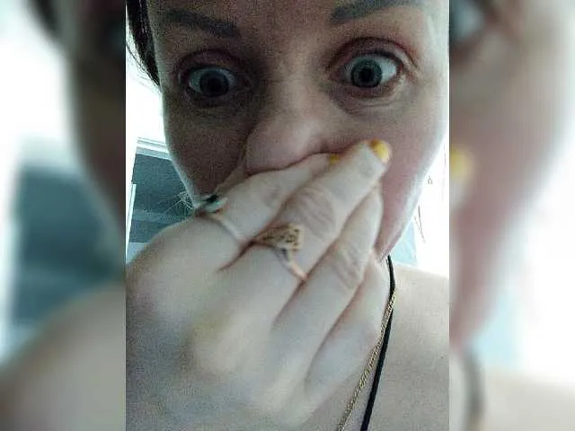 Live sex webcam photo for Alenushka888 #272695536