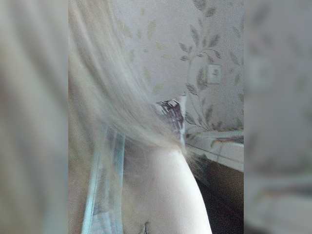 Live sex webcam photo for Alenushka888 #273009244