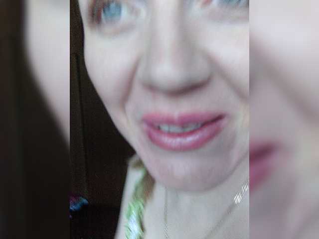 Live sex webcam photo for Alenushka888 #273020578