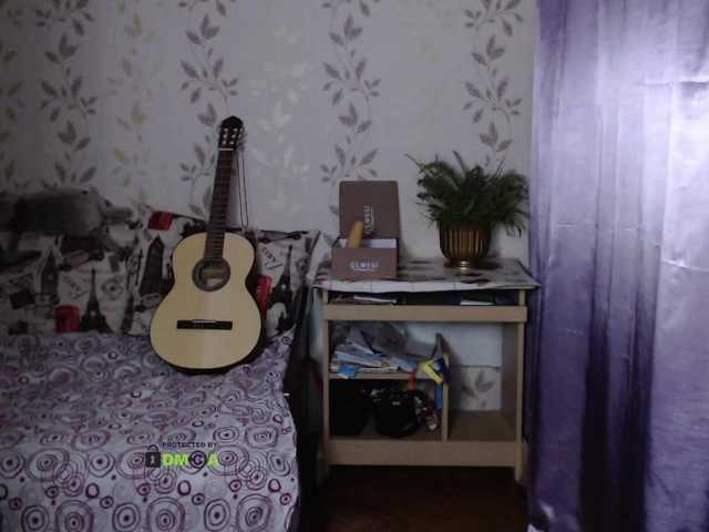 Live sex webcam photo for Alenushka888 #273093615