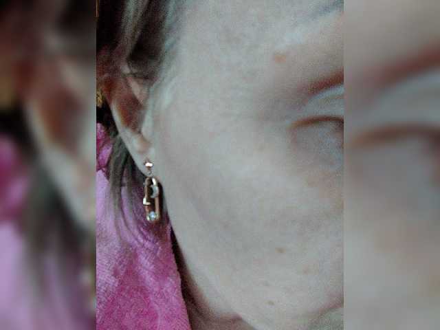 Live sex webcam photo for Alenushka888 #273114104