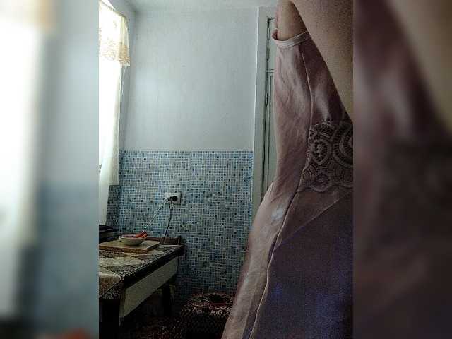 Live sex webcam photo for Alenushka888 #273125210