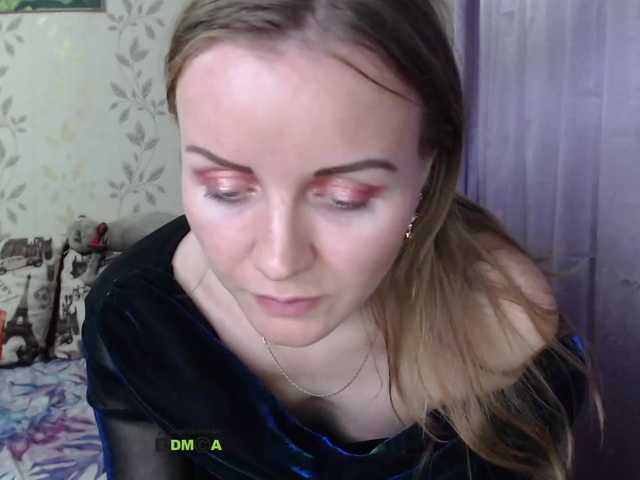 Live sex webcam photo for Alenushka888 #273152520