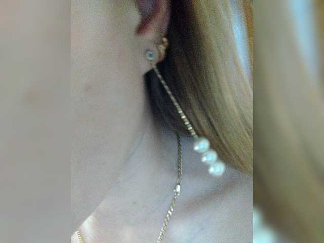 Live sex webcam photo for Alenushka888 #273251697