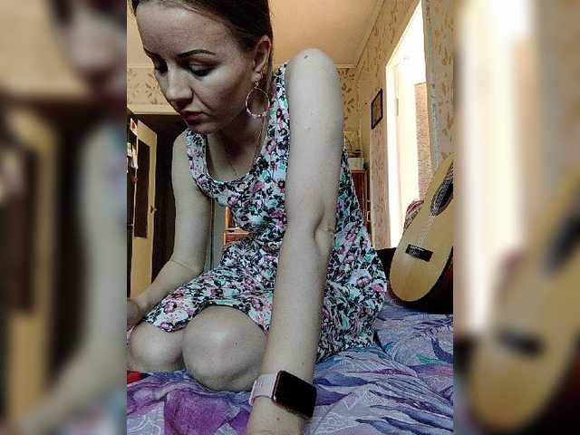 Live sex webcam photo for Alenushka888 #273335539